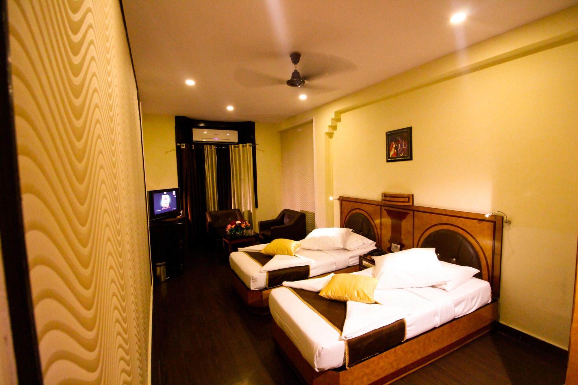 Hotel Rishi Regency Jabalpur Esterno foto