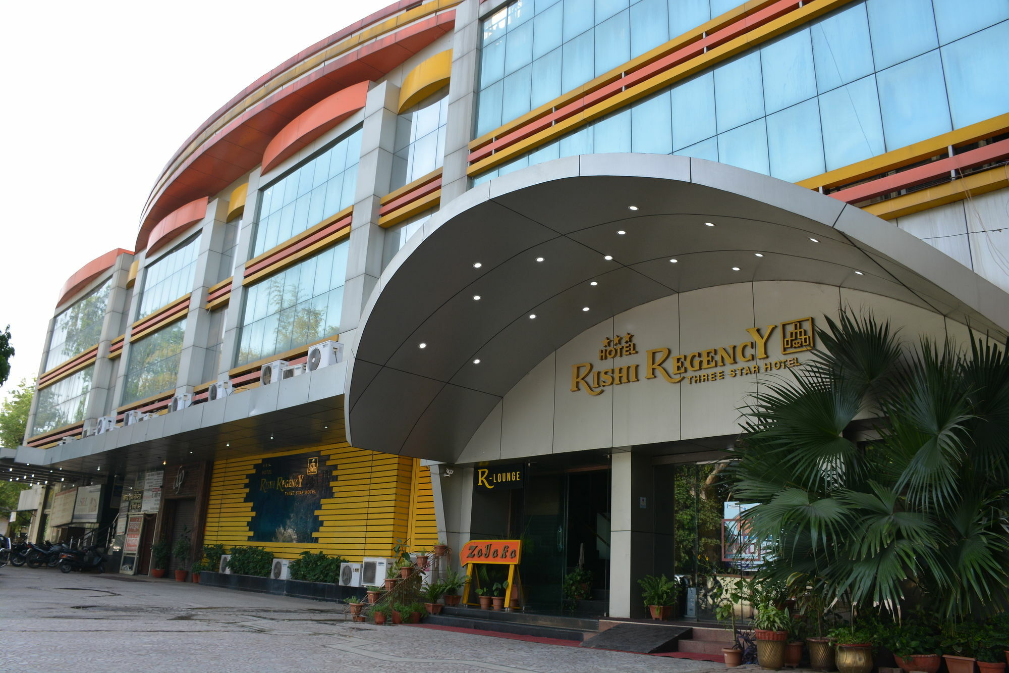 Hotel Rishi Regency Jabalpur Esterno foto