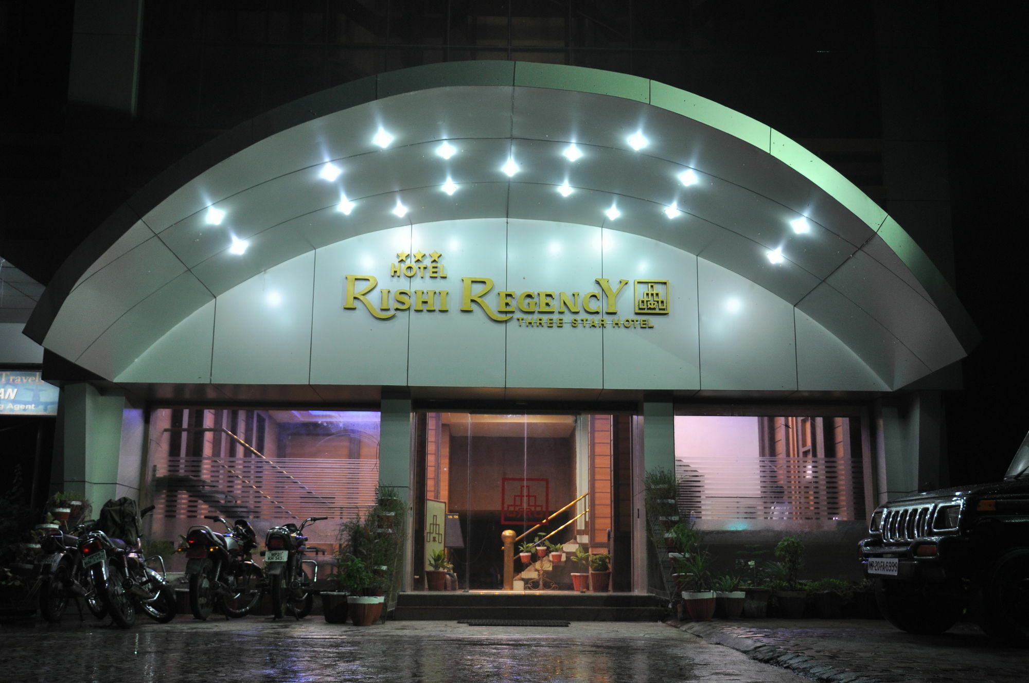 Hotel Rishi Regency Jabalpur Esterno foto